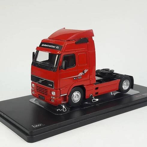 Volvo FH12 červená - IXO 1/43 TR123 - Modely automobilů