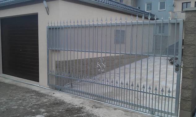 Nesená vjezdová vrata - Zámečnictví Král