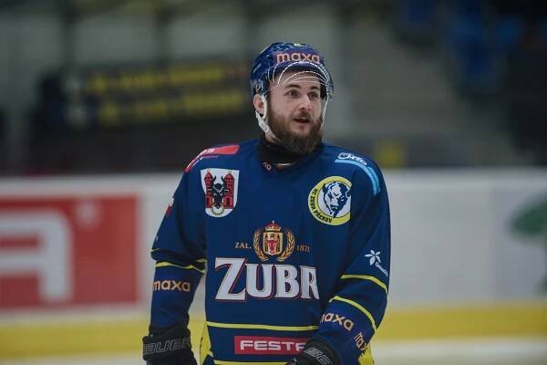 Rozjetý Březina sebral Jihlavě výhru. Zubři vítězí díky trefě posily