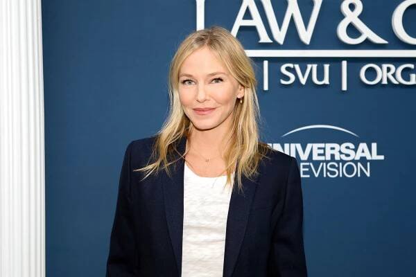 34-facts-about-kelli-giddish