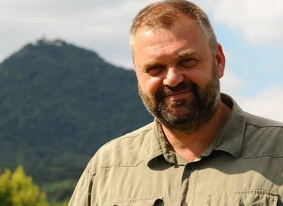 Nutno říci, že když se Daniel Pitek rozpovídá o krajině, 
zemědělství, životním prostředí, ale také o historii hospodaření, bující byrokracii nebo o opatřeních, která musí současní hospodáři při zemědělském podnikání dodržovat, mluví dlouho a těžko jej lze přerušit. Není to ale na škodu.