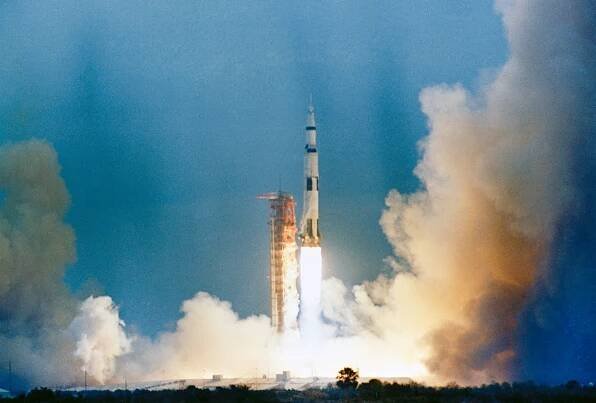 Štart nosnej rakety Saturn V s Apollom 9