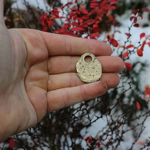 URUZ - runový amulet staromosaz