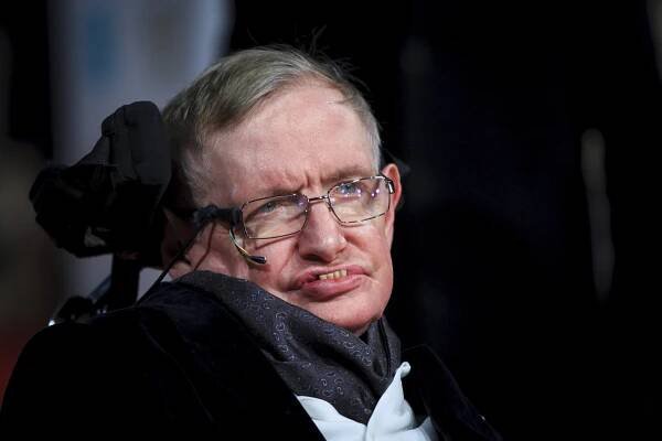 Stephen Hawking and Hundreds of Other Scientists Are Slamming Donald Trump