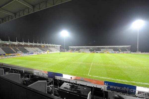 Za chyby ve využití fotbalového stadionu hrozí Jablonci, že bude platit 80 milionů