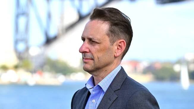 Industrial umpire intervenes in bid to sack 950 Transport for NSW employees