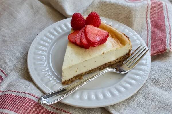 Easy Keto Cheesecake (GF, Low-Carb)