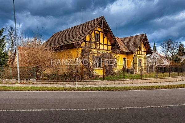 prodej rozlehlého hospodářského stavení na pozemcích o výměře 1913 m2, Suchdol nad Lužnicí