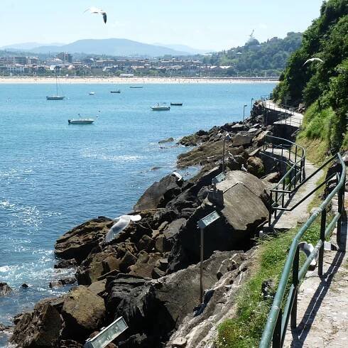 San Sebastian: výlet lodí se zastávkou v Santa Claře | GetYourGuide