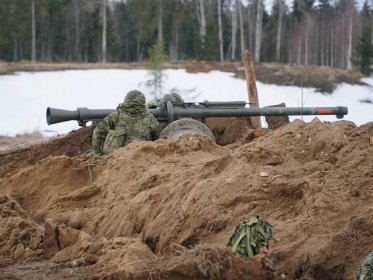 Pansarvärnspjäs 1110: Dlouhé protitankové dělo pro obranu Ukrajiny
