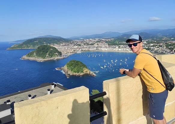 San Sebastián – Alison, guiri a smradľavá mačka – Denník Dovi Dopo