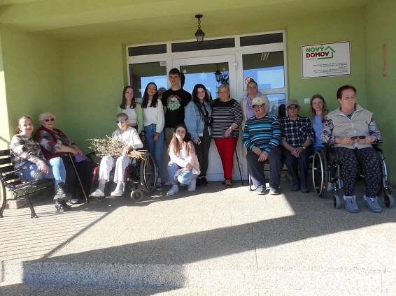 Angažovaná škola - Srdce pre seniorov