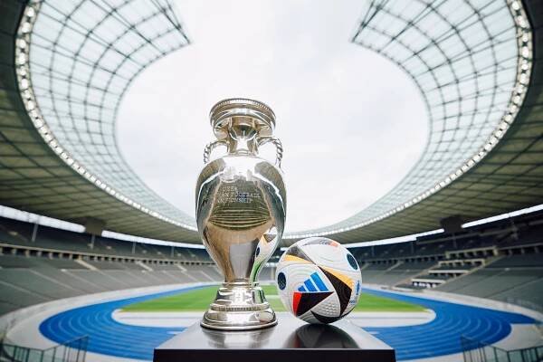 Fussballliebe EM 2024 Spielball von adidas