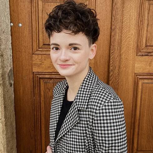 Na coming out by nikdo neměl být sám. Jak prožívaly coming out české queer osobnosti? - Sbarvouven