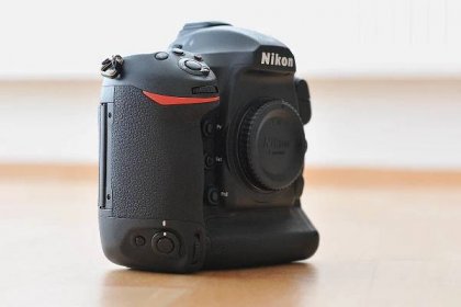 Nikon D5 hodnocení recenze