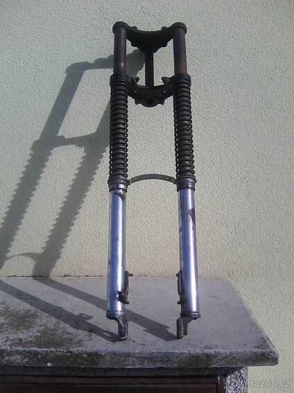 Jawa 350/634- p.vidle, kryt řetězu,kastlíky,blinkry,zástěrka