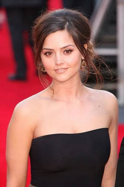 Jenna-Coleman-Shorts-Wallpapers