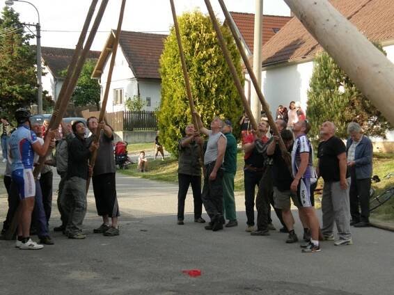 Máje Mašovice 2012 - Rok 2012 - Fotogalerie - Obec Dolní Hořice