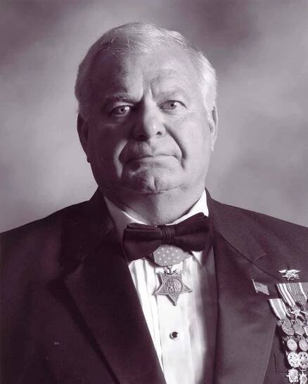 Michael Edwin Thornton | Vietnam War | U.S. Navy | Medal of Honor Recipient