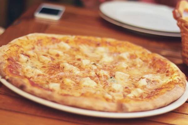 Klasická pizza Hawaii – recept - Receptik.cz
