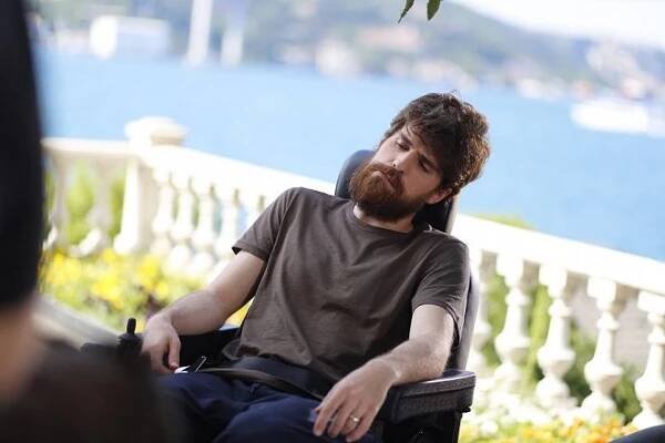 Láska a nenávist Istanbulu - Epizoda 9 - Z filmu - Berker Güven