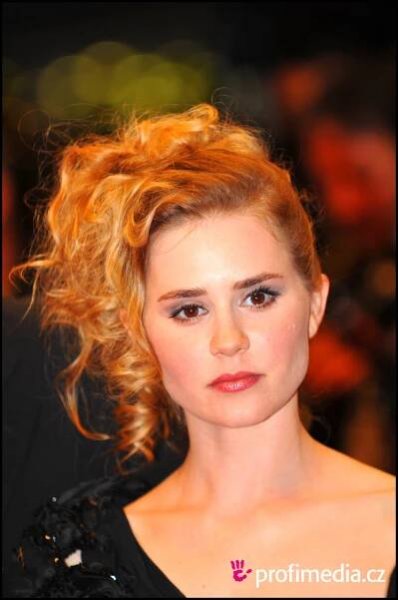 Alison Lohman - celebrity účes - HappyHair