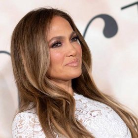 Jennifer Lopez Brought Clean-Girl Hair to Paris — See Photo