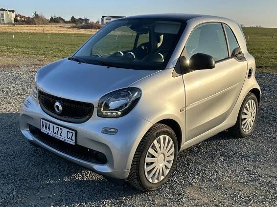Smart Fortwo EQ Elektro nabíjeni 22kw NAVIGACE DPH - Jesenice, Zdiměřice - Bazar