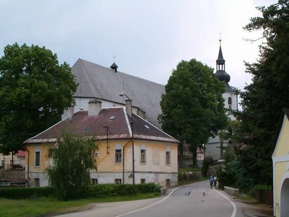 Soubor:Kostel Staré město p. Landštejnem.jpg – Wikipedie