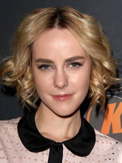 Bob Haircuts: Jena Malone's Curly Bob