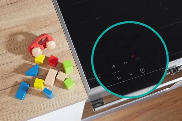 Sporák GORENJE GEIT5C60WPG indukční deska