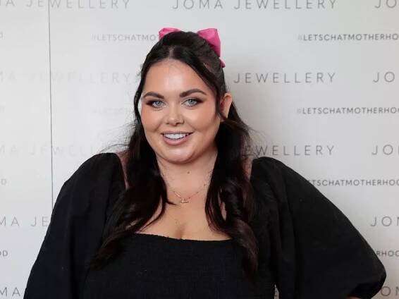 Scarlett Moffatt fans all say same thing as she showcases 'middle-aged size 16 body'