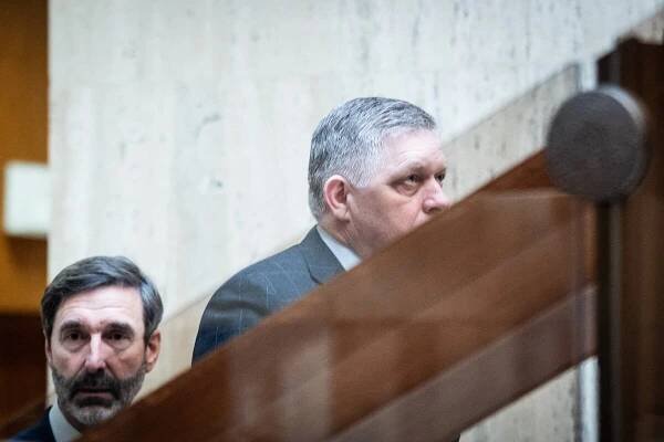 Nedajme Ficovi krajinu zadarmo (píše Arpád Soltész)