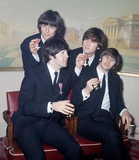 Bubeník Beatles Ringo Starr: Povýšili ho do rytířského stavu!