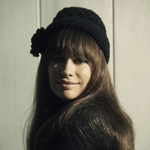 Astrud Gilberto, ‘The Girl From Ipanema’ Singer, Dies at 83