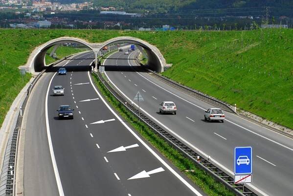 Letos budeme jezdit po 110 km nových rychlostních silnic. Metropoli se uleví a někde bude hotovo s předstihem - BusinessCar