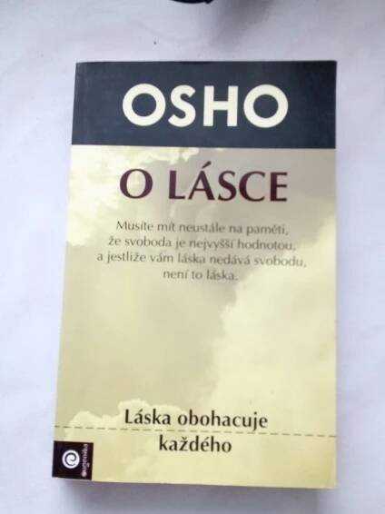Kniha O lásce - Láska obohacuje každého - Trh knih - online antikvariát