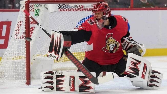 Brankář Ottawy Nilsson je první hvězdou týdne v NHL