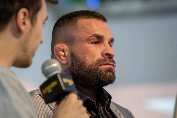 Karlos Vémola opouští MMA a míří k boxu
