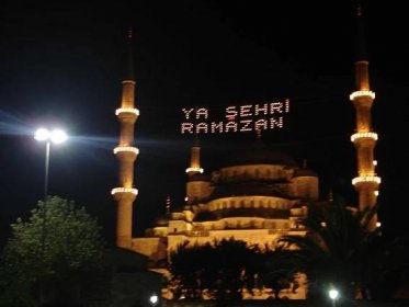 File:Istanbul.Sultanahmet.BlueMosque.Ramazan.02.jpg - Wikimedia Commons