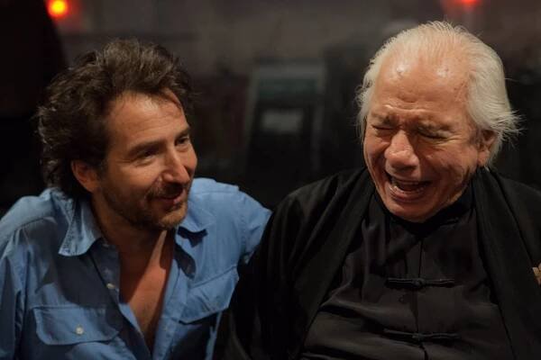 Edouard Baer, Michel Galabru - Ouvert la nuit - Z filmu