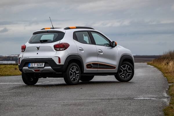 Nejlacinější elektromobil v Česku v dlouhodobém testu! Přesvědčí nás Dacia Spring, že stojí za půlmilion?