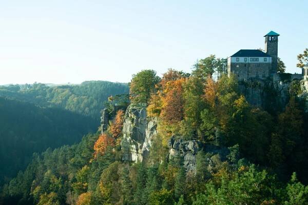 Burg Hohnstein – Burg Hohnstein: Natur, Genuss, Erlebnis und familienfreundliches Übernachten in einzigartigem Flair