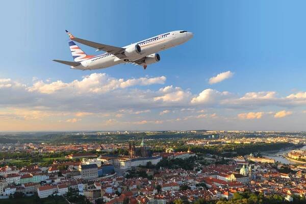 Souboj o nebe nad lázněmi vyhráli civilní piloti. Lidem se to nelíbí