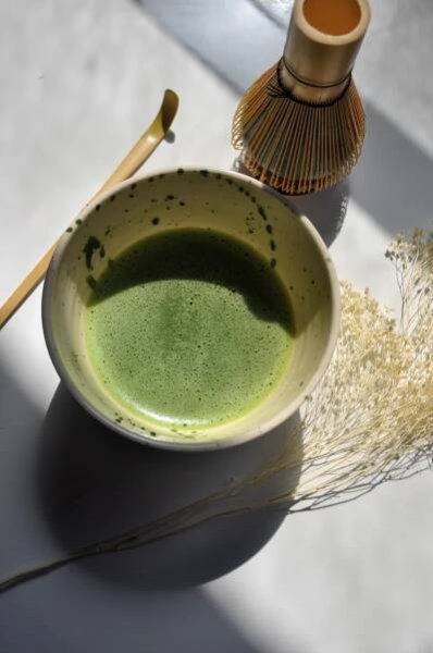 How to Prepare Matcha - A comprehensive guide to brewing matcha and matcha lattes. 