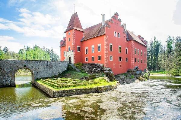 Kde bydlela Krasomila nebo Růženka. Navštivte hrady a zámky českých princezen
