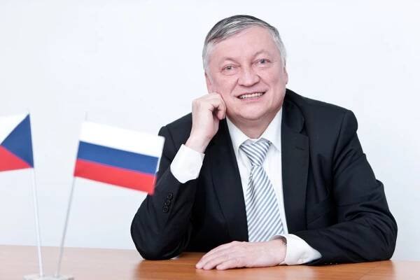 Šachový velmistr Anatolij Karpov