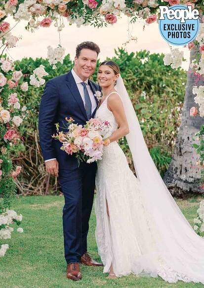 Dane Cook Marries Kelsi Taylor in Intimate âGarden Partyâ Wedding in Hawaii