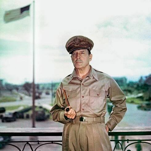 Douglas MacArthur: Výstřední a ješitný americký generál, který chtěl Severní Koreu zničit atomovou bombou
