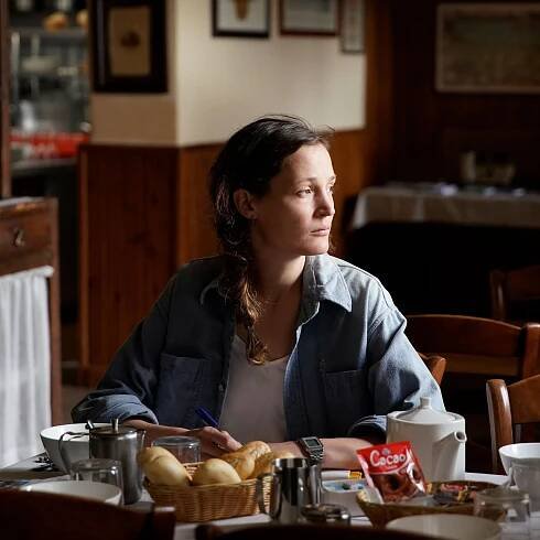 Vicky Krieps on ‘Hold Me Tight’ and Learning to Play the Hollywood Game
